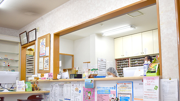 昭和通薬局の受付/カウンター