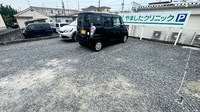 おづ薬局の駐車場