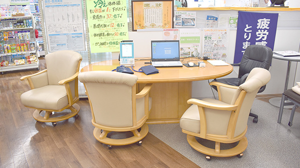 第一薬局小野田バイパス店の待合スペース
