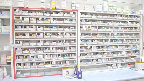 第一薬局小野田バイパス店の薬棚