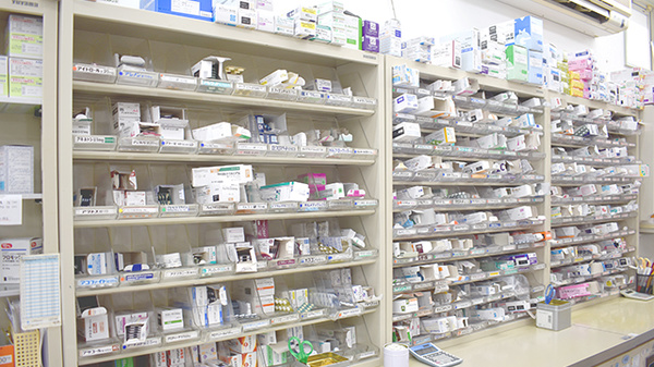 第一薬局労災病院前店の薬棚