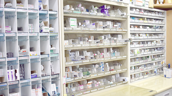 第一薬局住吉店の薬棚
