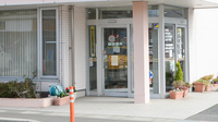 長門中央薬局の入口