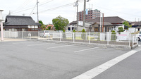 よつば薬局の駐車場