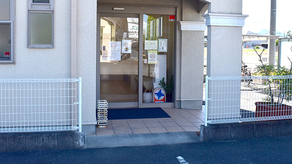 オブリージュ調剤薬局の入口