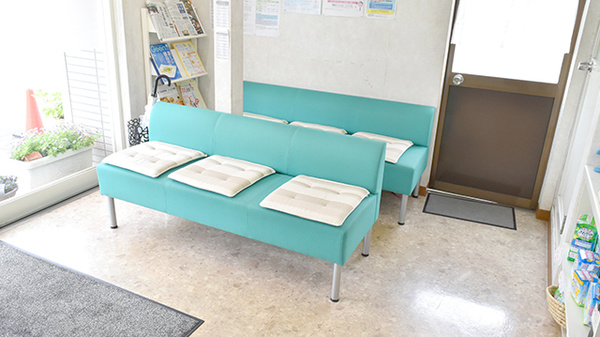加地薬局南店の待合スペース