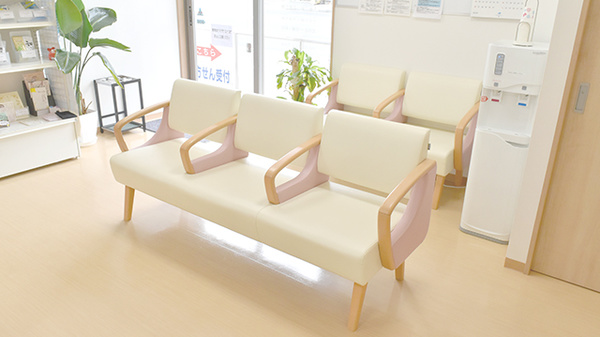 ふじの木調剤薬局安宅店の待合スペース