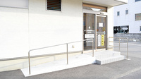 さくら調剤薬局 末広店の入口