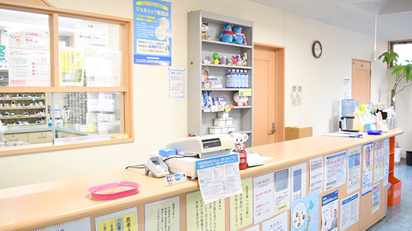 トマト調剤薬局 横須店の受付/カウンター