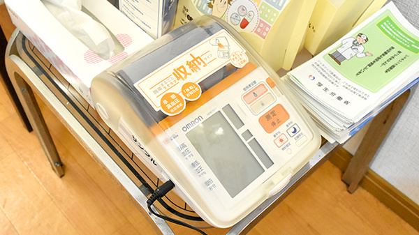 アスカ薬局　脇高前の血圧計