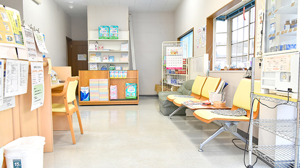 共和調剤薬局の待合スペース