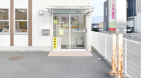 トマト調剤薬局 知恵島店の入口