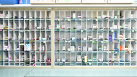 有限会社ライム調剤薬局の薬棚