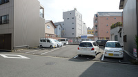 ダイヤ薬局花園店の駐車場