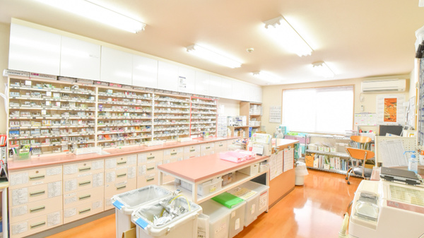 虹調剤薬局高松南店の調剤室