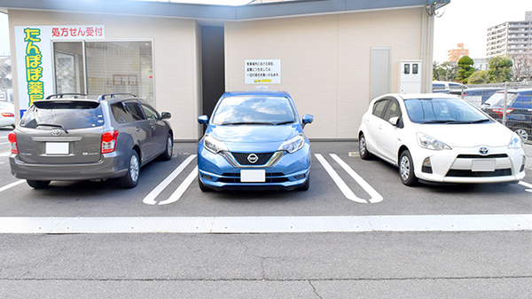 たんぽぽ薬局　高松日赤前店の駐車場