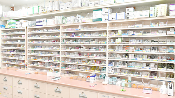 コスモ調剤薬局香川中央店の薬棚