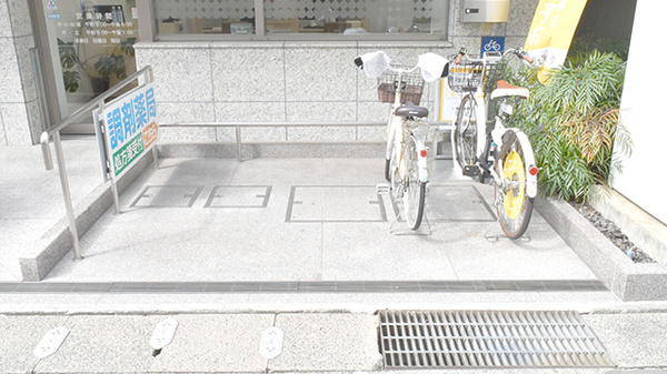 高松紺屋町薬局の駐輪場