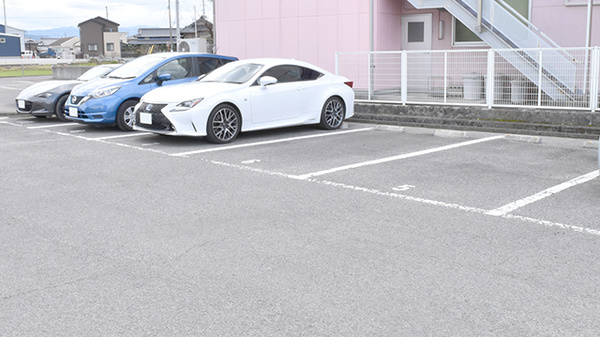 飯山調剤薬局の駐車場