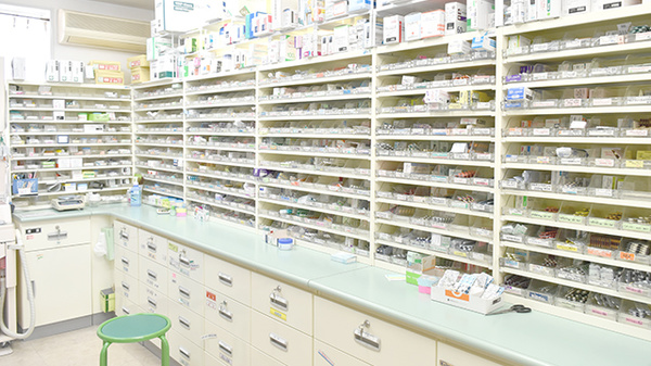 コスモ調剤薬局室町店の調剤室