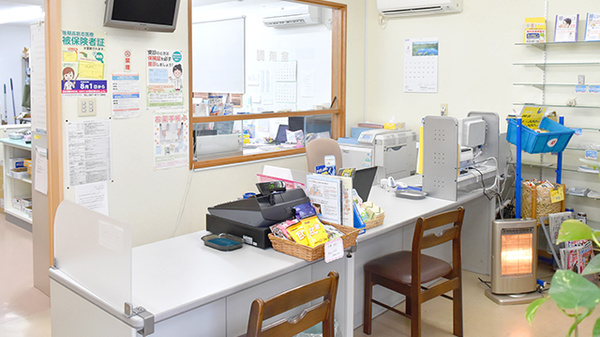 京町薬局　西庄店の受付/カウンター