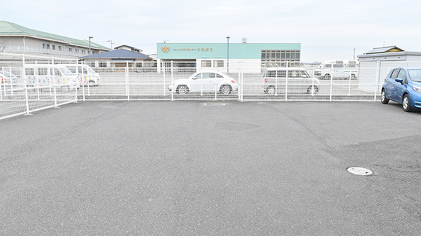 京町薬局　西庄店の駐車場