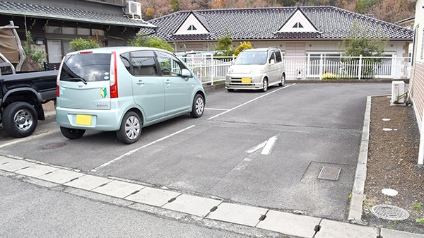 ひだまり調剤薬局の駐車場