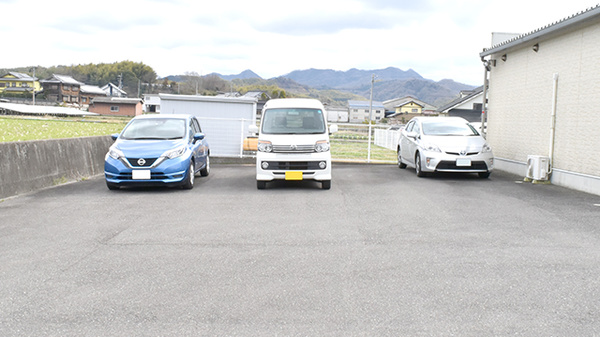 京町薬局　高瀬店の駐車場