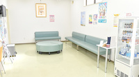 くま薬局　三木店の待合スペース