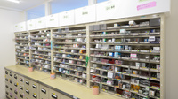 アカネ調剤薬局の薬棚