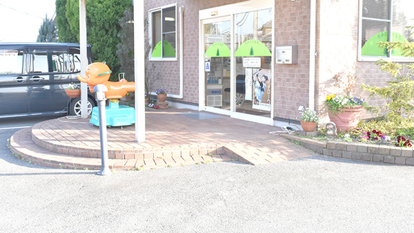 有限会社香川ファーマシー遊　もみの木薬局の入口