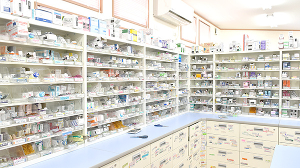 もみの木薬局　滝宮店の薬棚