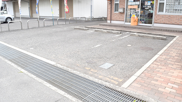 スター薬局四條店の駐車場