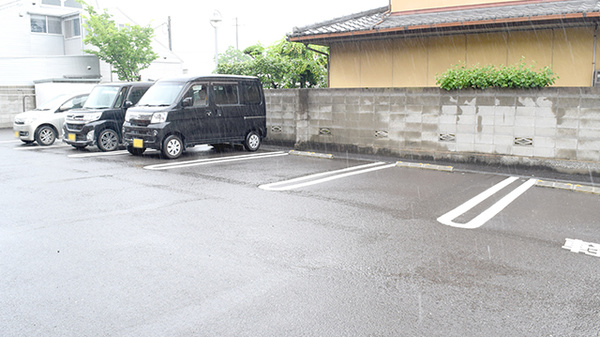 スター薬局浜多度津店の駐車場
