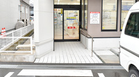 たんぽぽ薬局　山西店の入口