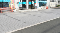 ダテ薬局の駐車場