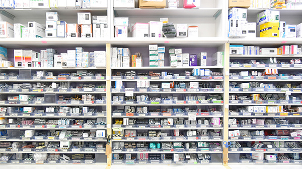 たんぽぽ薬局　宇和島店の薬棚