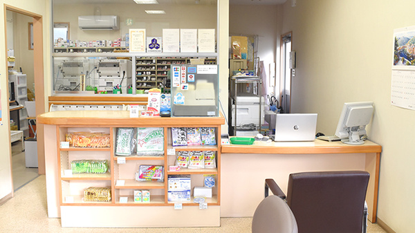 にこにこ薬局角野店の受付/カウンター
