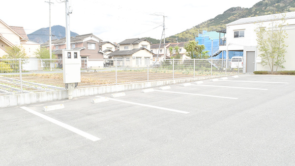 よつば薬局大洲中央店の駐車場