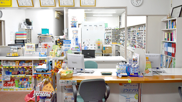 なんぐん薬局の受付/カウンター