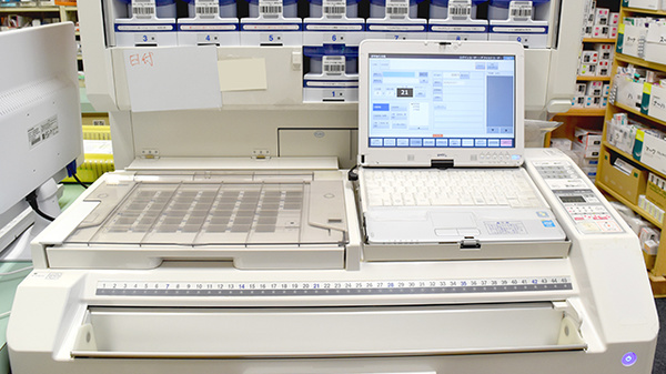 エール薬局　一本松店の調剤器具