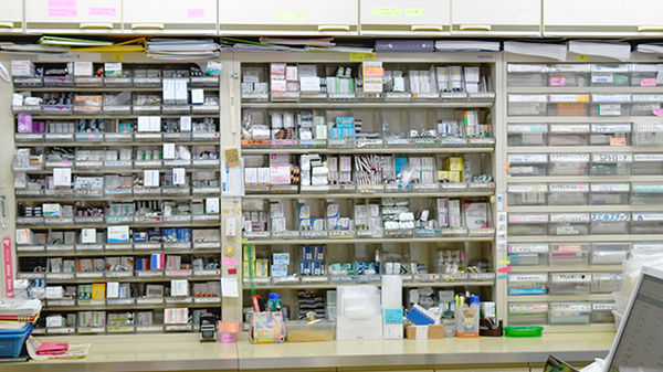 株式会社ウェル　ちより薬局の薬棚