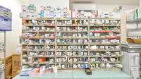マリーナ薬局の薬棚