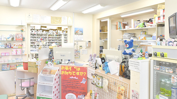 岡本平和薬局西分店の受付/カウンター