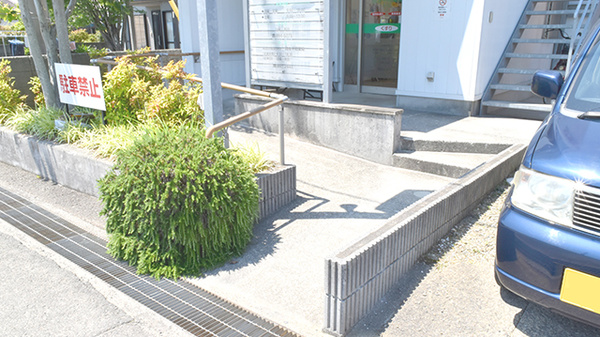 岡本平和薬局西分店のバリアフリー設備