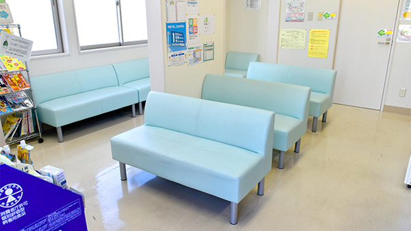 ふくい薬局の待合スペース