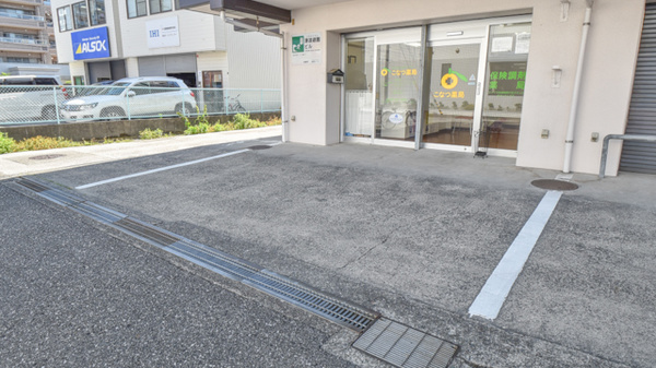 こなつ薬局の駐車場