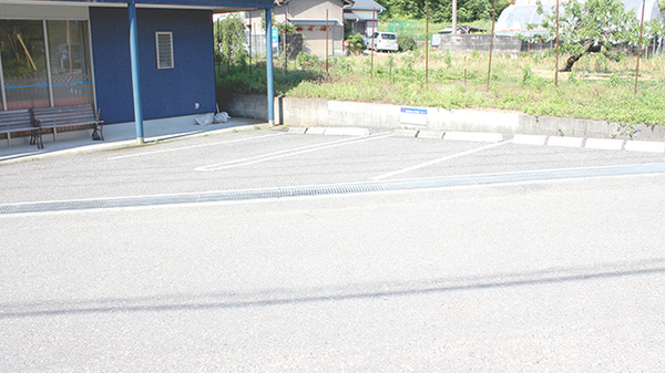 四国調剤はるの薬局の駐車場