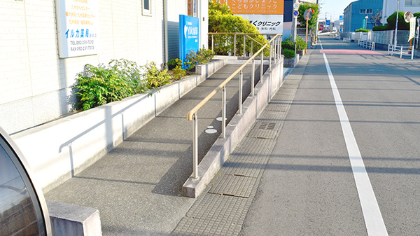 イルカ薬局諸岡店のバリアフリー設備