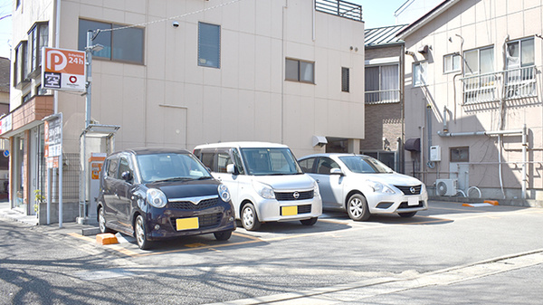 もとむら薬局　香住ヶ丘店の駐車場